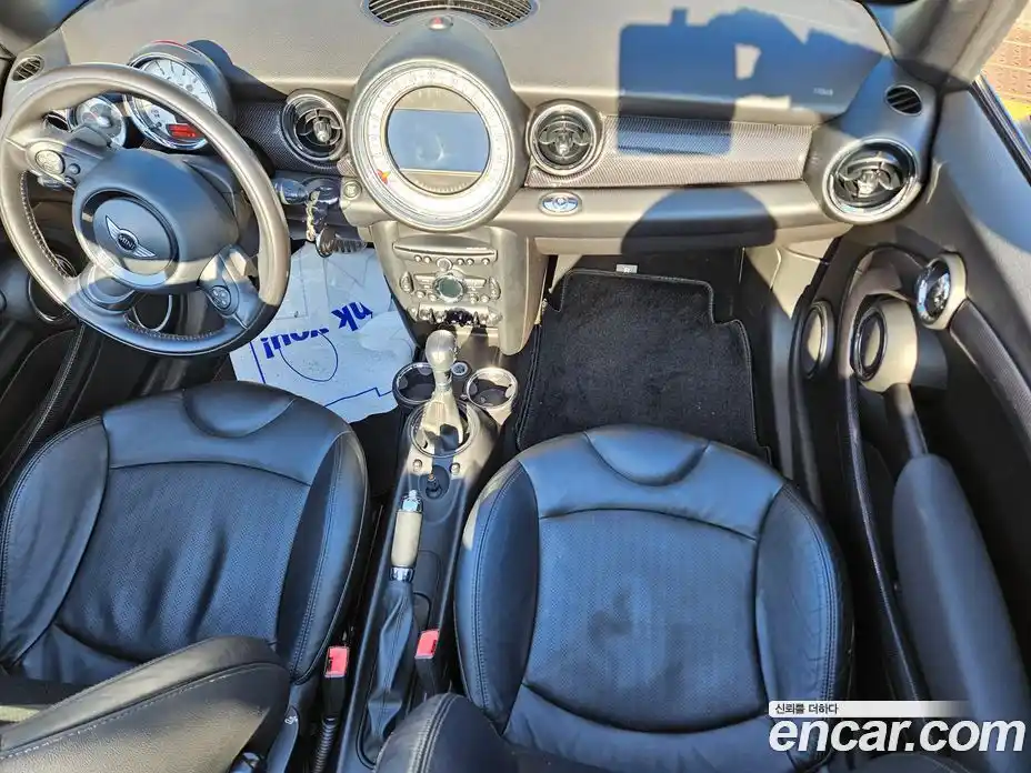 Mini Cooper Convertible 2012 1.6 Автомат в Москве № 395191, фото 11
