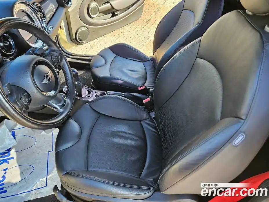 Mini Cooper Convertible 2012 1.6 Автомат в Москве № 395191, фото 12