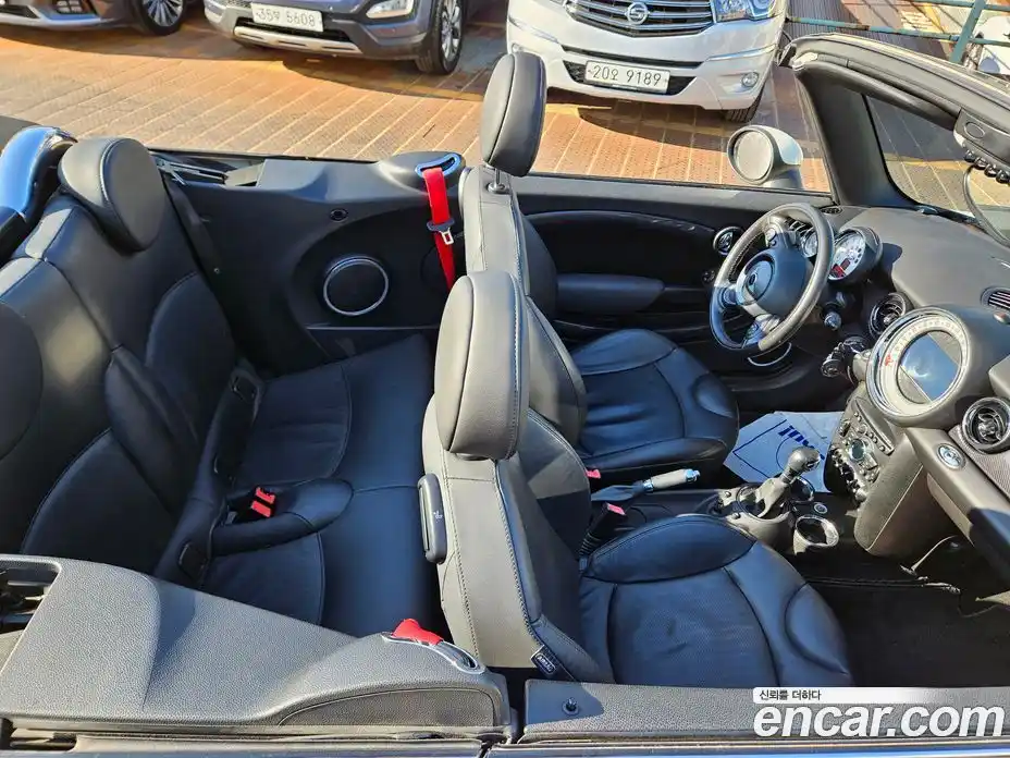 Mini Cooper Convertible 2012 1.6 Автомат в Москве № 395191, фото 14