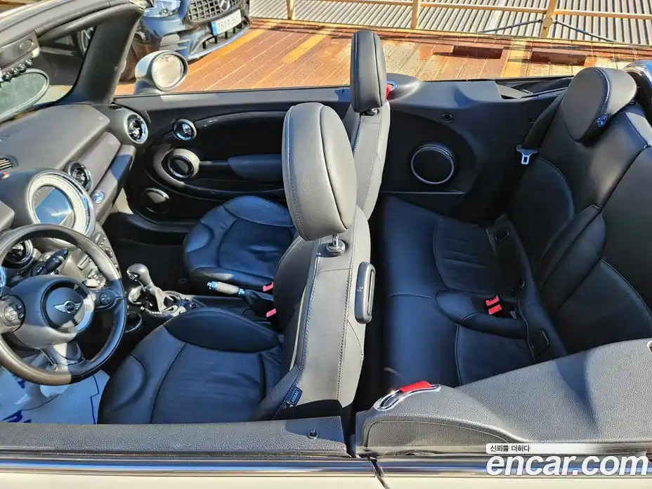 Mini Cooper Convertible 2012 1.6 Автомат в Москве № 395191, фото 15