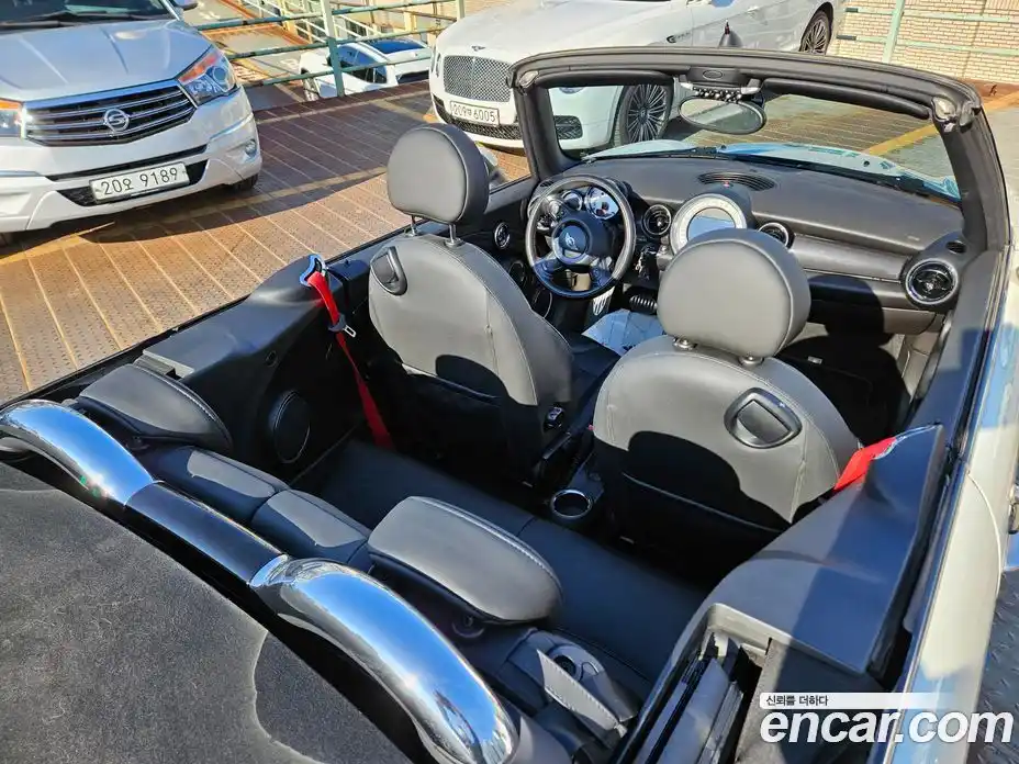 Mini Cooper Convertible 2012 1.6 Автомат в Москве № 395191, фото 16