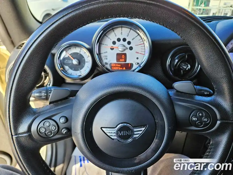 Mini Cooper Convertible 2012 1.6 Автомат в Москве № 395191, фото 17