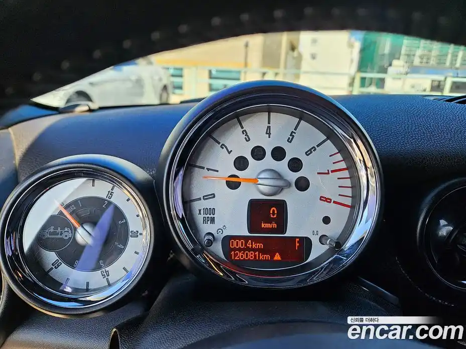 Mini Cooper Convertible 2012 1.6 Автомат в Москве № 395191, фото 18