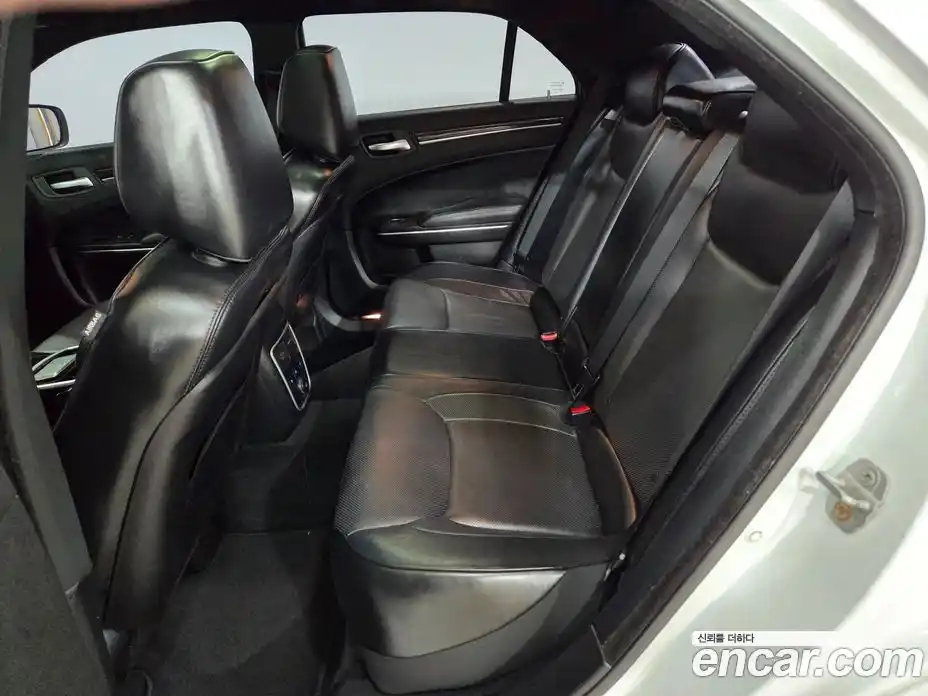 Chrysler 300C 2014 3.6 Автомат в Москве № 407543, фото 18