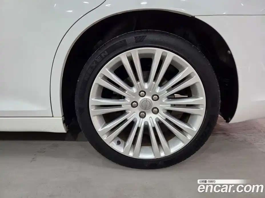 Chrysler 300C 2014 3.6 Автомат в Москве № 407543, фото 20