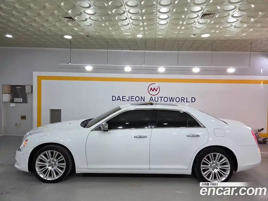 Chrysler 300C 2014 3.6 Автомат в Москве № 407543, фото 4