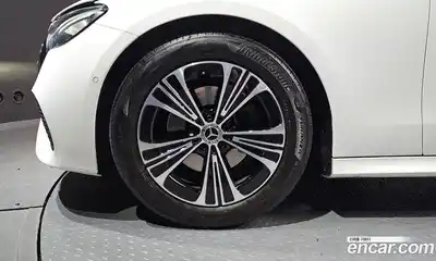 Mercedes-Benz E-Class 2024 2.0 Автомат в Москве № 427135, миниатюра 5