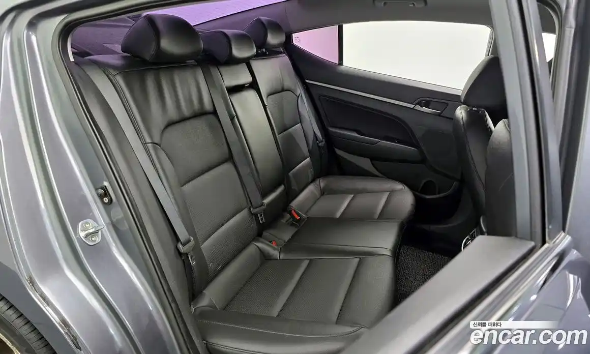 Hyundai Avante 2017 1.6 Автомат в Москве № 449397, фото 12