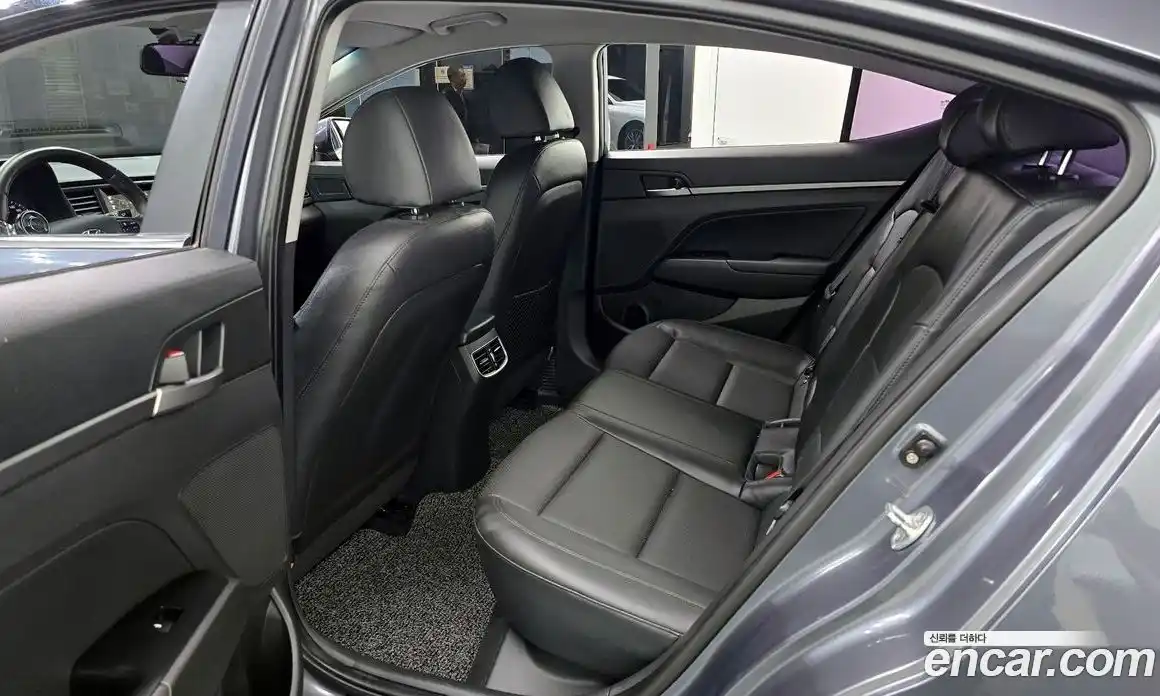 Hyundai Avante 2017 1.6 Автомат в Москве № 449397, фото 13