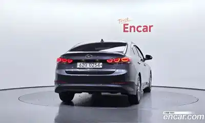 Hyundai Avante 2017 1.6 Автомат в Москве № 449397, миниатюра 4