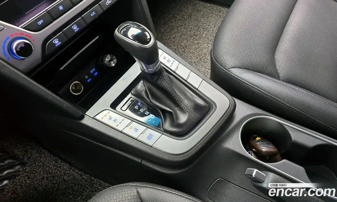 Hyundai Avante 2017 1.6 Автомат в Москве № 449397, фото 9