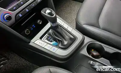 Hyundai Avante 2017 1.6 Автомат в Москве № 449397, миниатюра 9