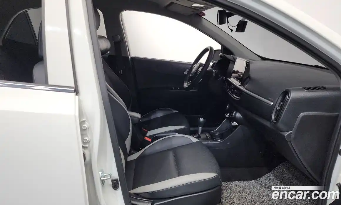 Kia Morning 2023 1.0 Автомат в Москве № 451384, фото 11