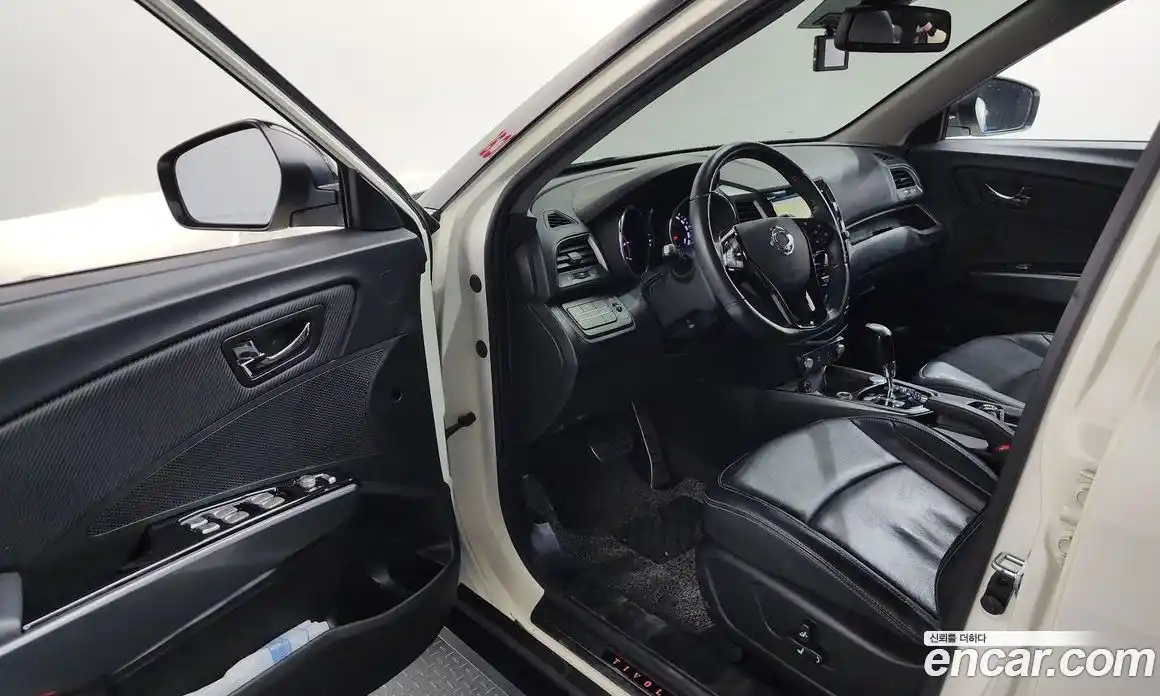 SsangYong TIBOLI 2018 1.6 Автомат в Москве № 454263, фото 10