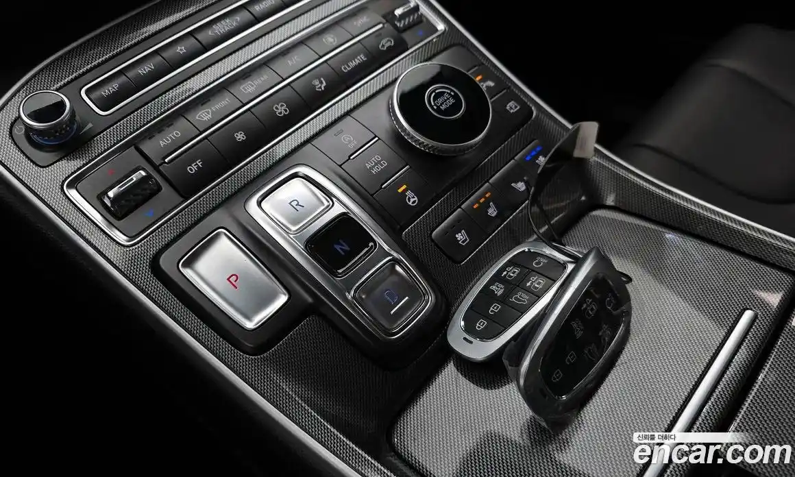 Hyundai Santa Fe 2023 2.5 Автомат в Москве № 457492, фото 9