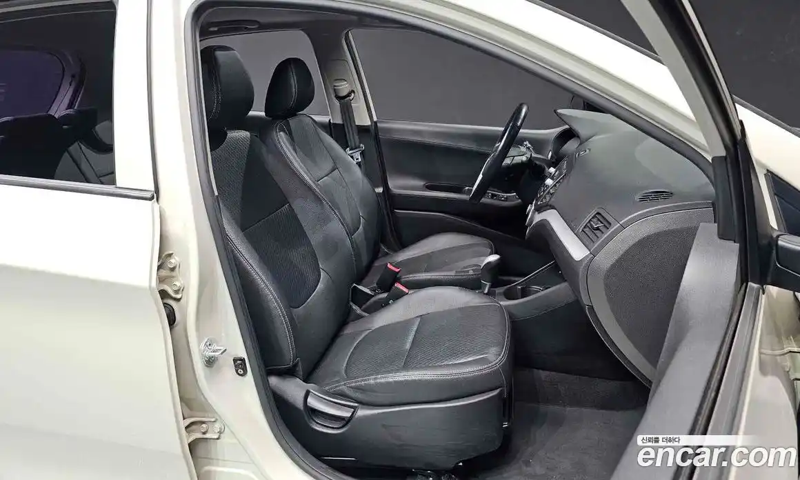 Kia Morning 2013 1.0 Автомат в Москве № 461260, фото 13