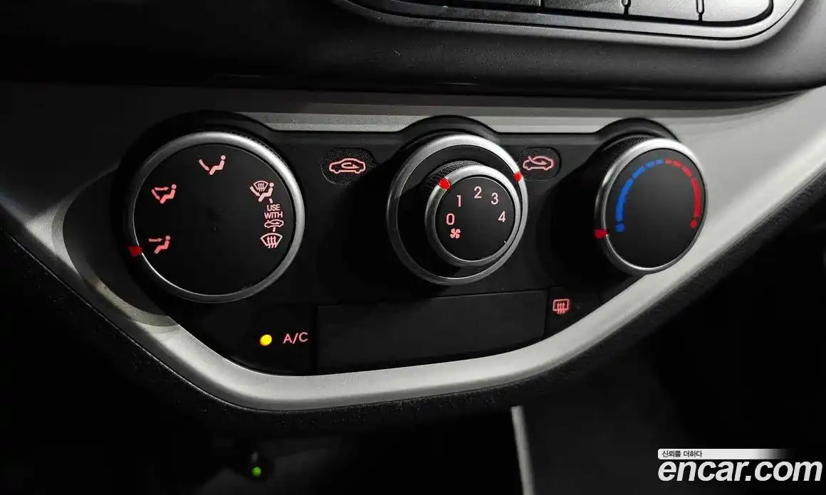 Kia Morning 2013 1.0 Автомат в Москве № 461260, фото 18