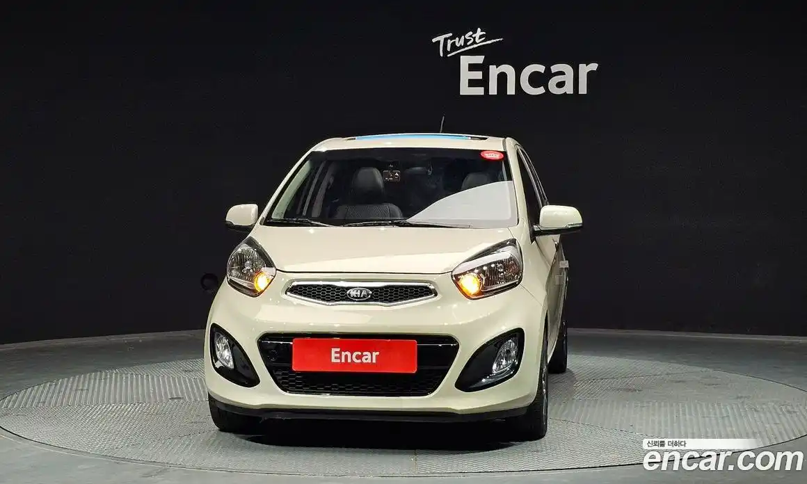 Kia Morning 2013 1.0 Автомат в Москве № 461260, фото 3