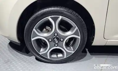 Kia Morning 2013 1.0 Автомат в Москве № 461260, миниатюра 5