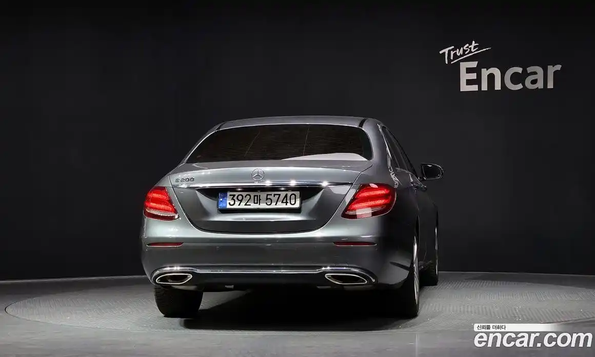 Mercedes-Benz E-Class 2018 2.0 Автомат в Москве № 466519, фото 4