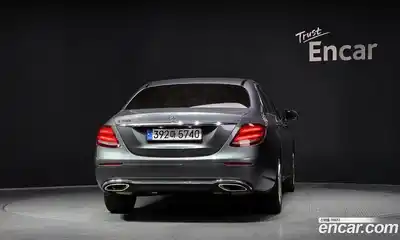 Mercedes-Benz E-Class 2018 2.0 Автомат в Москве № 466519, миниатюра 4