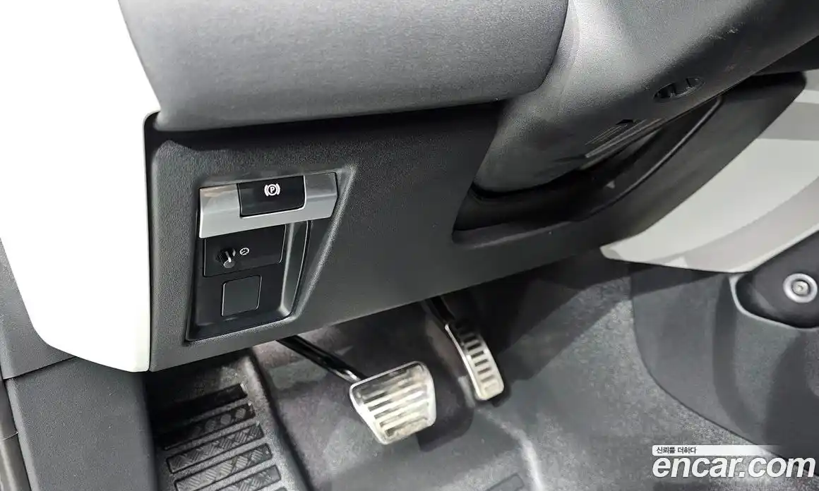 Land Rover Defender 2020 2.0 Автомат в Москве № 471219, фото 13