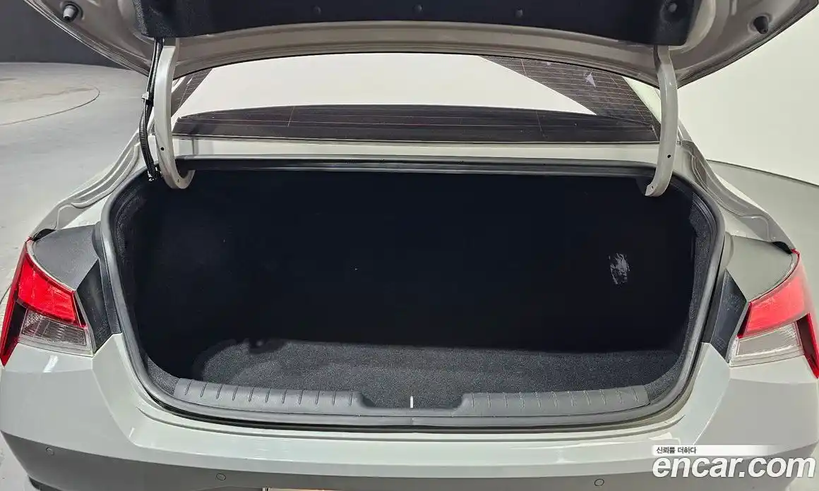 Hyundai Avante 2021 1.6 Автомат в Москве № 49606, фото 17