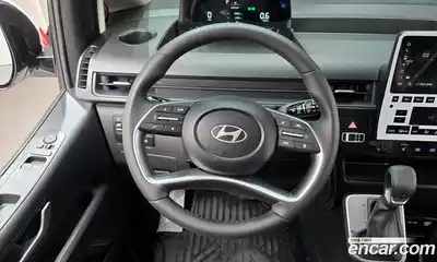 Hyundai Staria, 2025