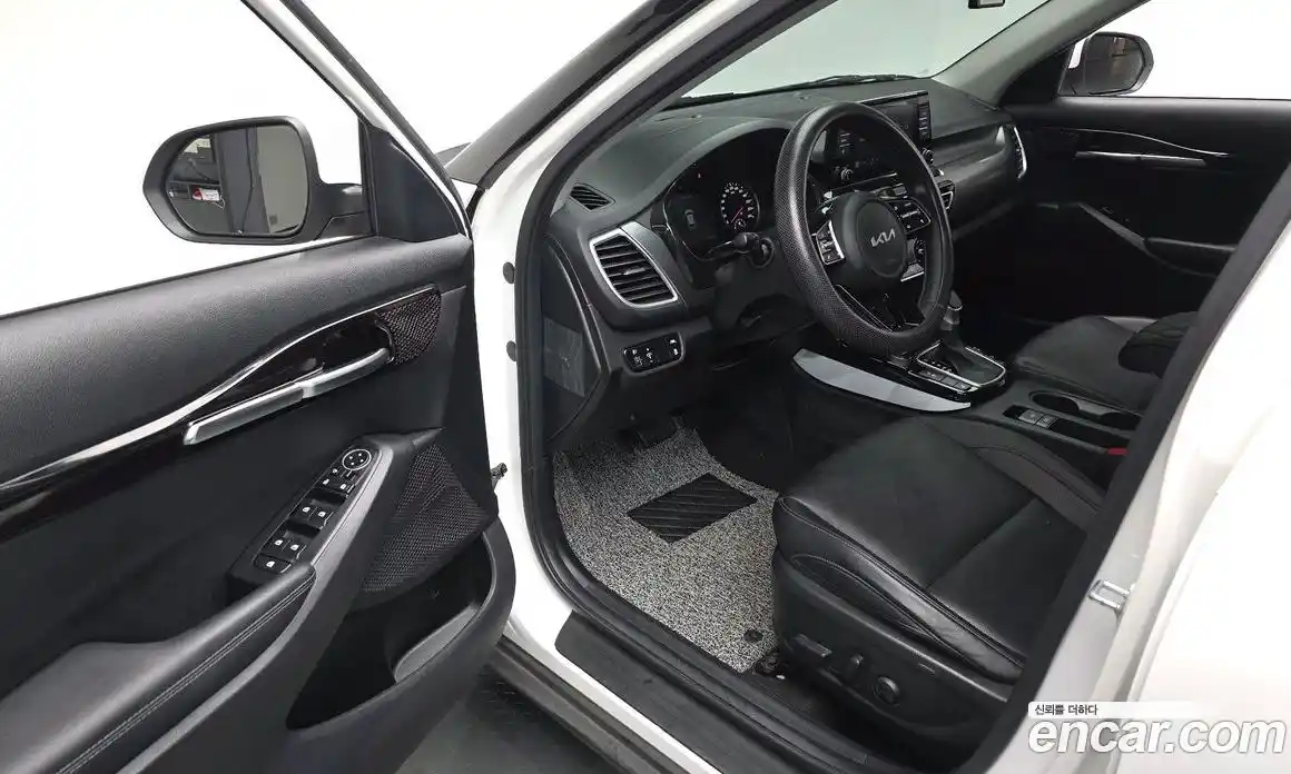 Kia Seltos 2023 1.6 Автомат в Москве № 10260, фото 20