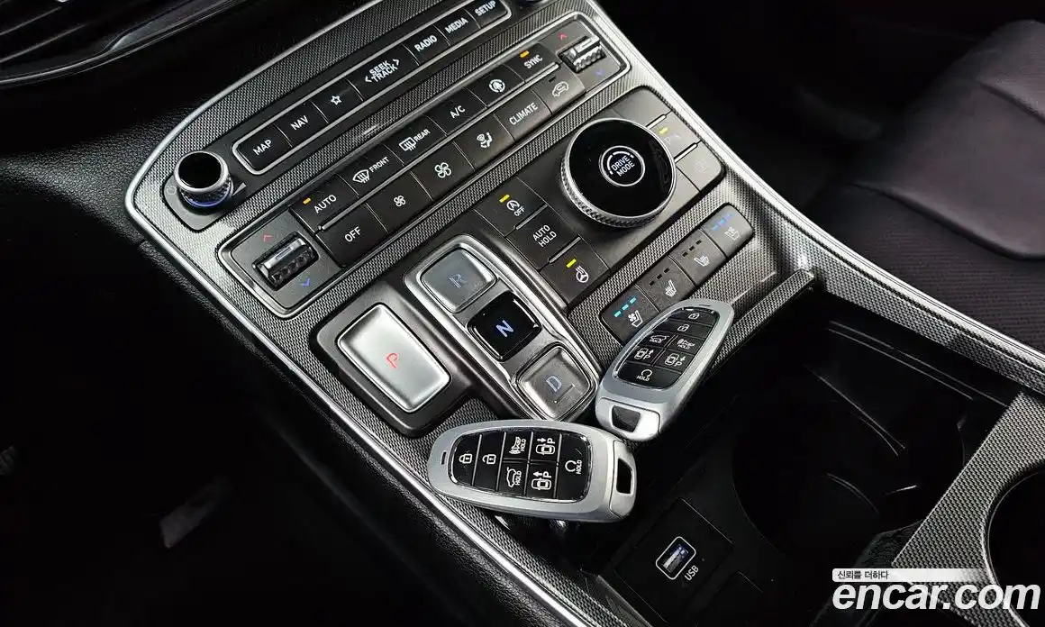 Hyundai Santa Fe 2023 2.5 Автомат в Москве № 131039, фото 12