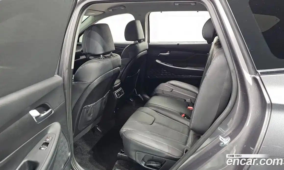 Hyundai Santa Fe 2023 2.5 Автомат в Москве № 131039, фото 8