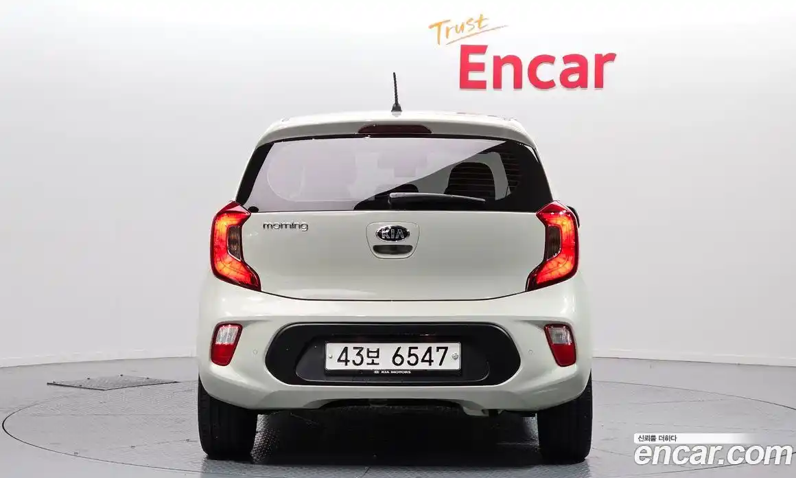 Kia Morning 2017 1.0 Автомат в Москве № 131861, фото 4