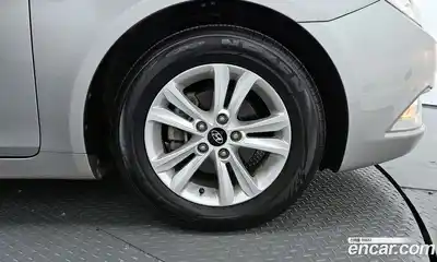 Hyundai Sonata 2010 2.0 Автомат в Москве № 133294, миниатюра 5