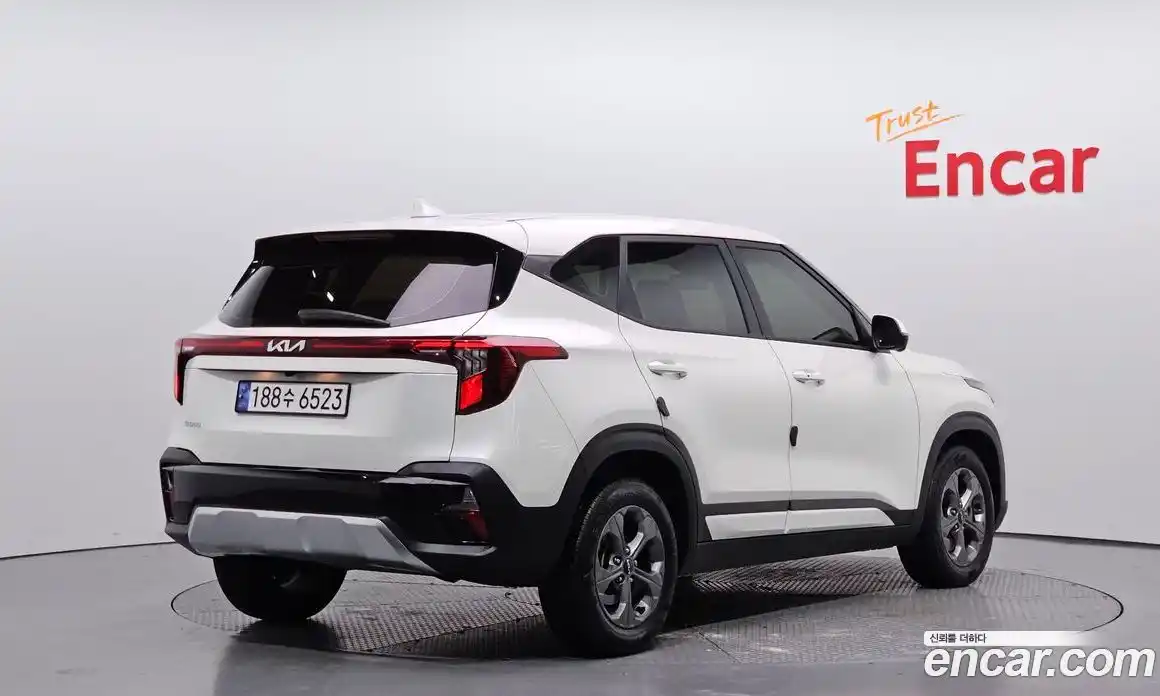 Kia Seltos 2023 1.6 Автомат в Москве № 133958, фото 13