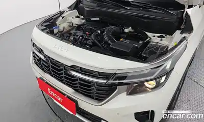 Kia Seltos 2023 1.6 Автомат в Москве № 133958, миниатюра 2