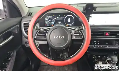 Kia Seltos 2023 1.6 Автомат в Москве № 133958, миниатюра 4