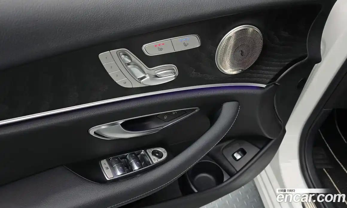 Mercedes-Benz E-Class 2023 2.0 Автомат в Москве № 135931, фото 17