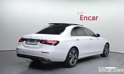 Mercedes-Benz E-Class 2023 2.0 Автомат в Москве № 135931, миниатюра 2