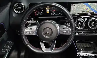 Mercedes-Benz GLA-Class 2020 2.0 Автомат в Москве № 139323, миниатюра 2