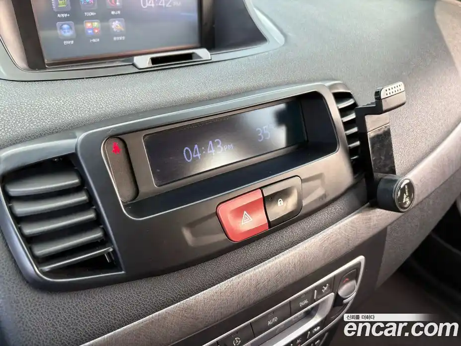 Renault SM3 2012 1.6 Автомат в Москве № 152913, фото 17