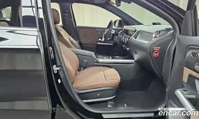 Mercedes-Benz GLA-Class 2025 2.0 Автомат в Москве № 160038, миниатюра 10