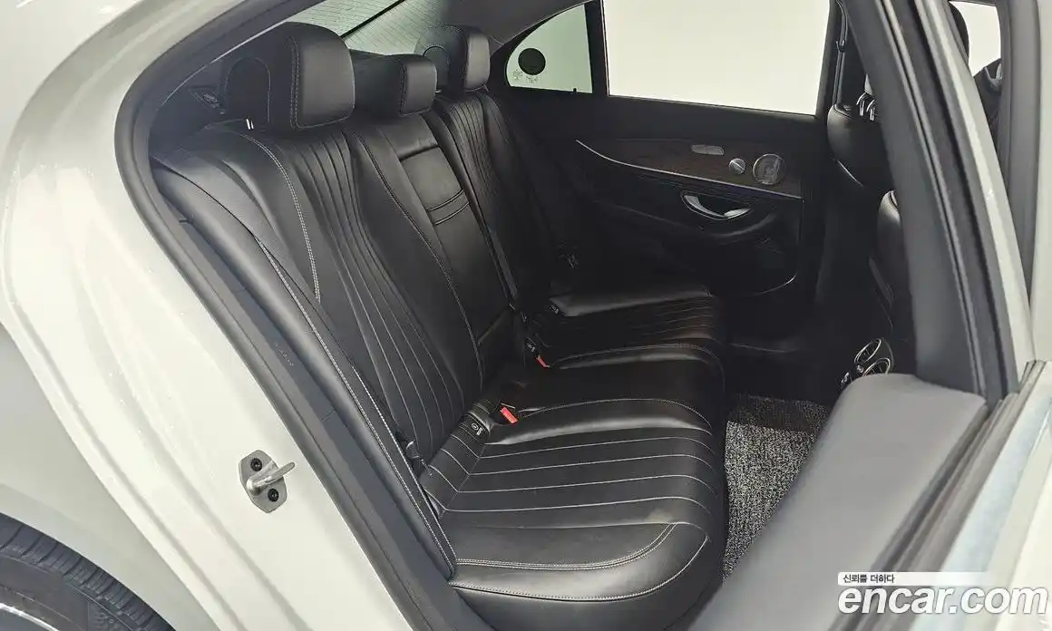 Mercedes-Benz E-Class 2020 2.0 Автомат в Москве № 161006, фото 11