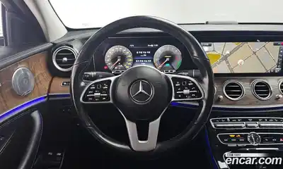 Mercedes-Benz E-Class 2020 2.0 Автомат в Москве № 161006, миниатюра 12