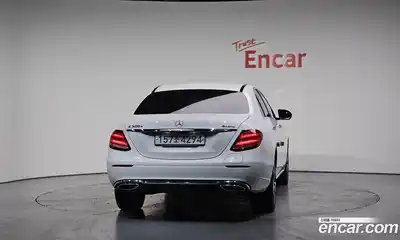 Mercedes-Benz E-Class 2020 2.0 Автомат в Москве № 161006, миниатюра 3