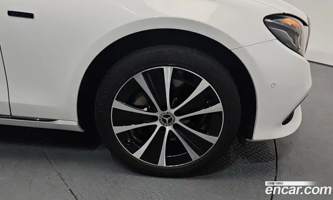 Mercedes-Benz E-Class 2020 2.0 Автомат в Москве № 161006, фото 4