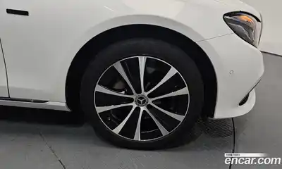 Mercedes-Benz E-Class 2020 2.0 Автомат в Москве № 161006, миниатюра 4