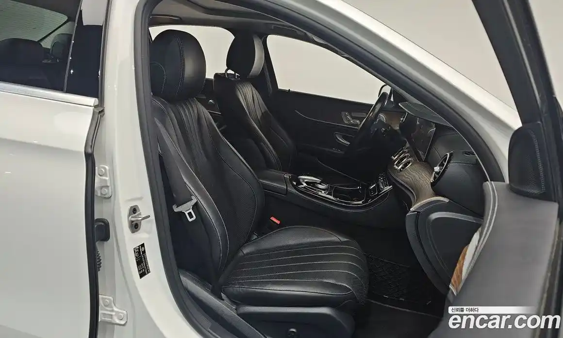 Mercedes-Benz E-Class 2020 2.0 Автомат в Москве № 161006, фото 9