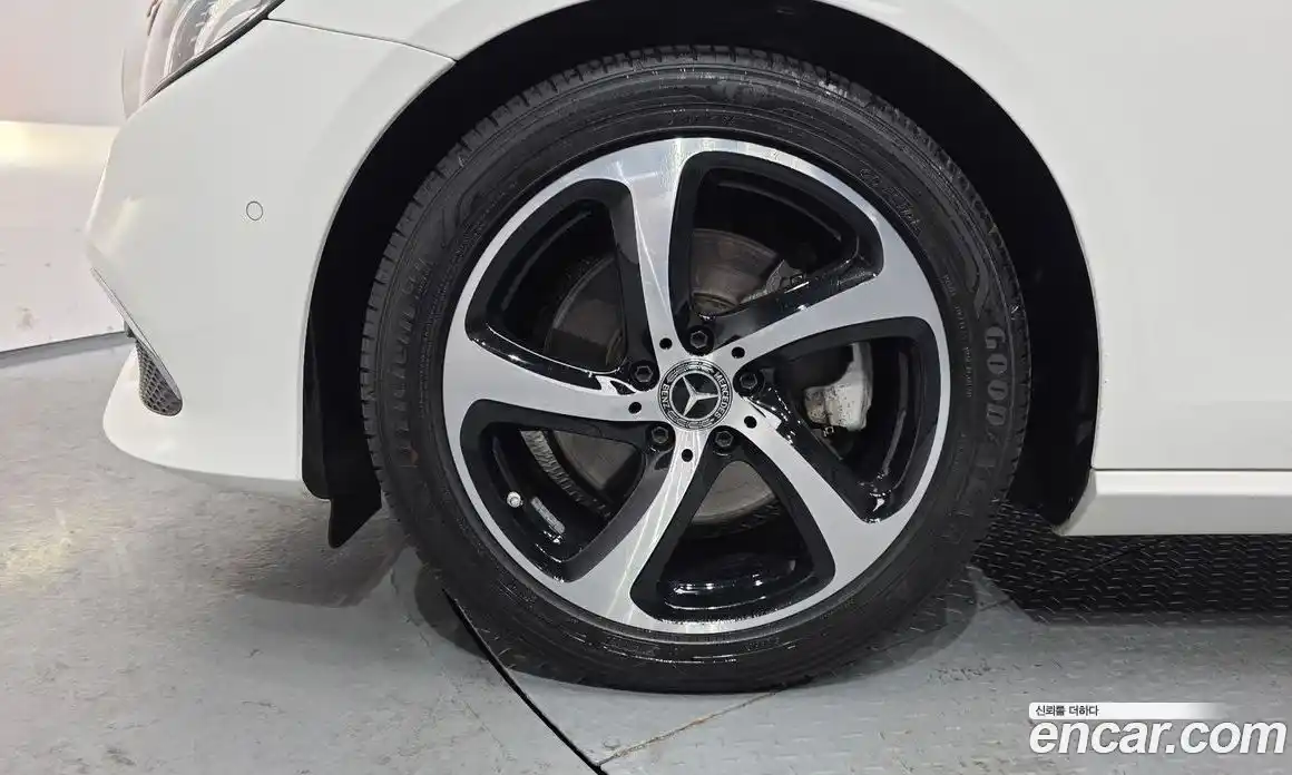 Mercedes-Benz E-Class 2020 2.0 Автомат в Москве № 161533, фото 14