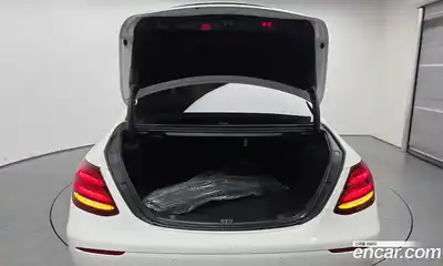 Mercedes-Benz E-Class 2020 2.0 Автомат в Москве № 161533, миниатюра 2