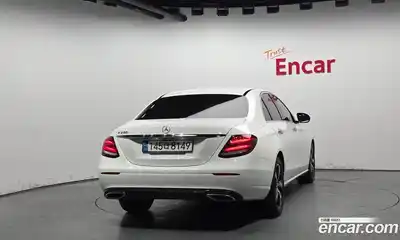 Mercedes-Benz E-Class 2020 2.0 Автомат в Москве № 161533, миниатюра 4